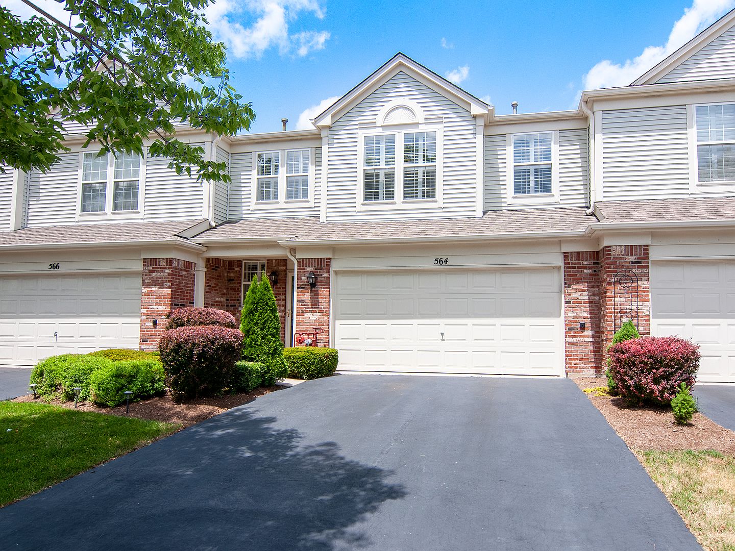 564 Woods Creek Ln, Algonquin, IL 60102 Zillow