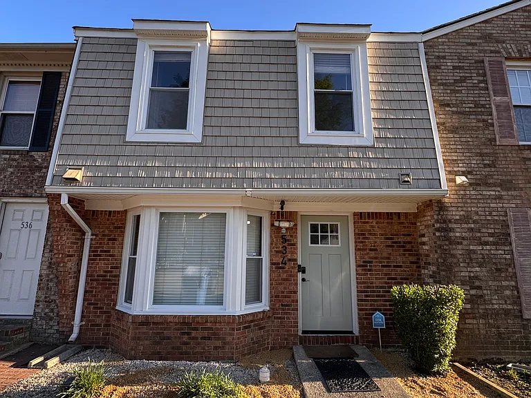 534 Biltmore Dr — Photo 1