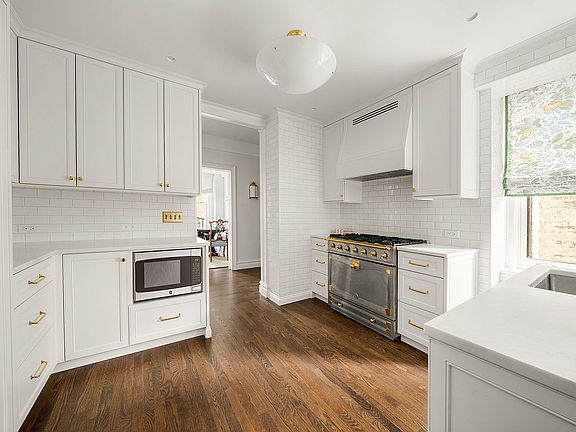 2nd image of 108 E 82nd St APT 7C