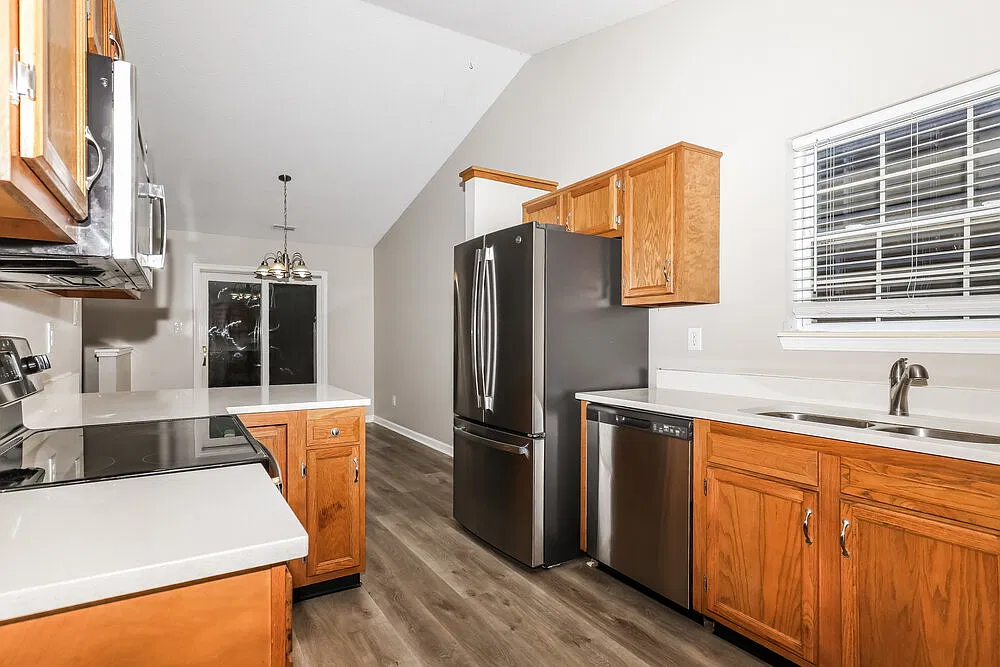 3 bed, 2.0 bath, 1409 sqft, $1,865 — Photo 4