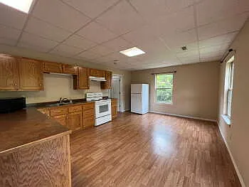 160 Cedarwood Ave — Photo 10
