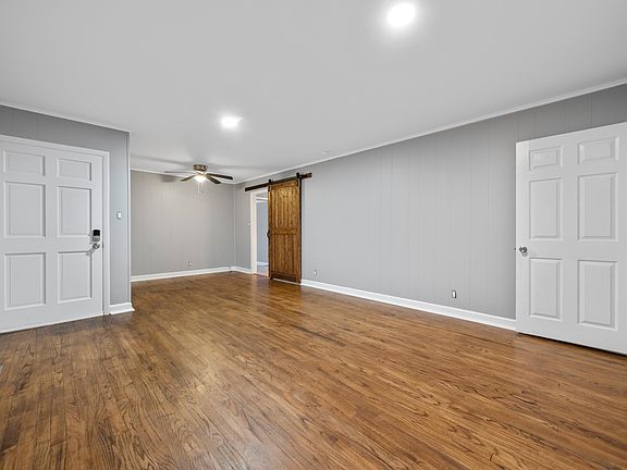 5th image of 107 Andover St