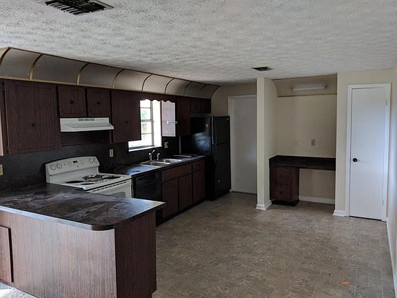 5th image of 951 Doshire Dr