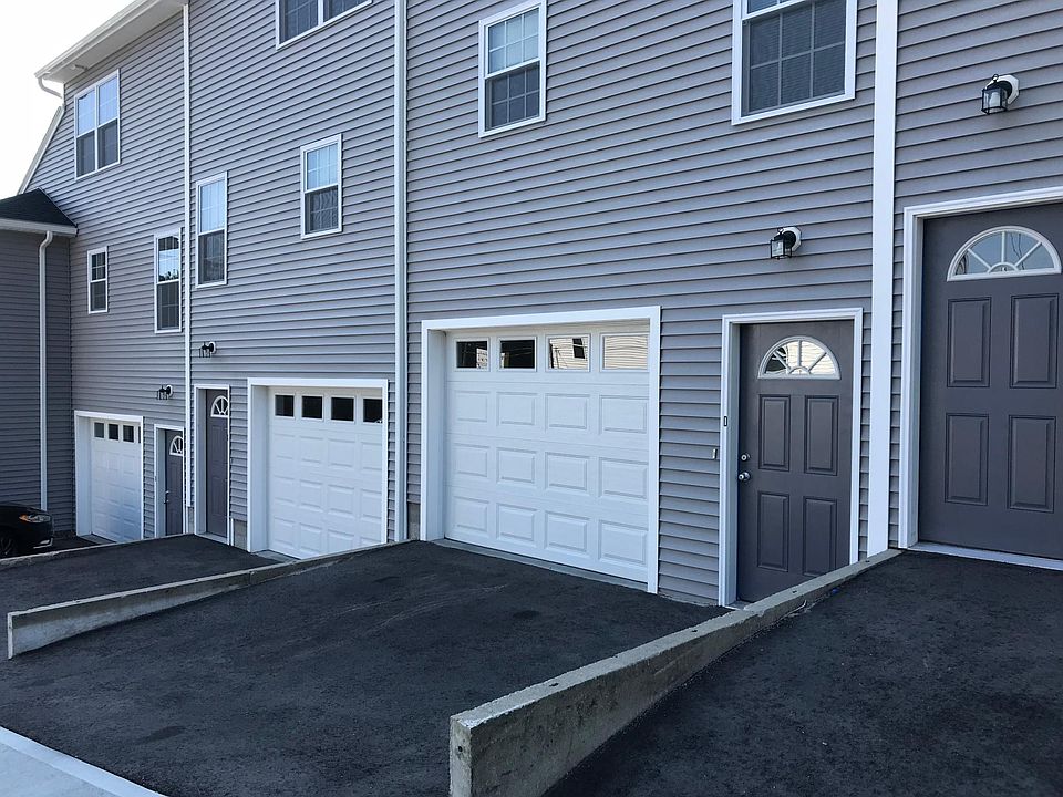 2nd image of 515 Broad St #D