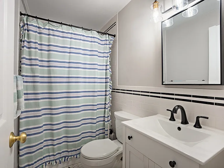 1 Bartlett St #2 — Photo 11
