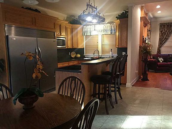 5th image of 1915 Wildwood Dr