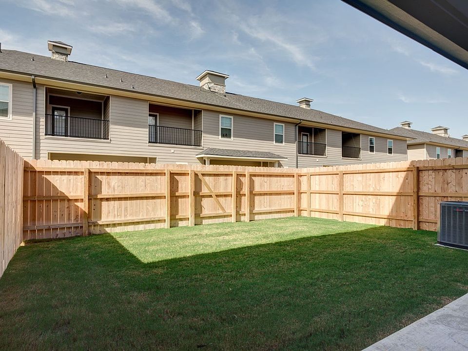 1st image of 411 Kate Ln
