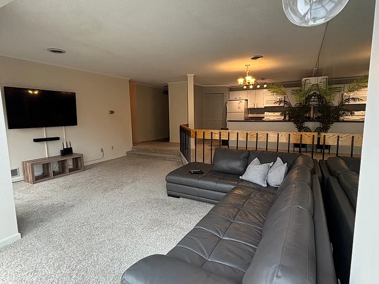 112 Franklin St #C6 — Photo 2