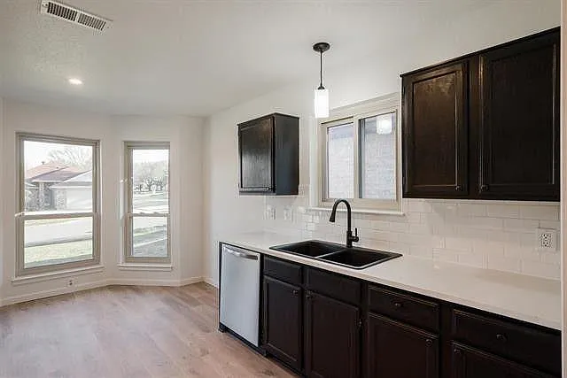 333 Banyan Dr — Photo 11
