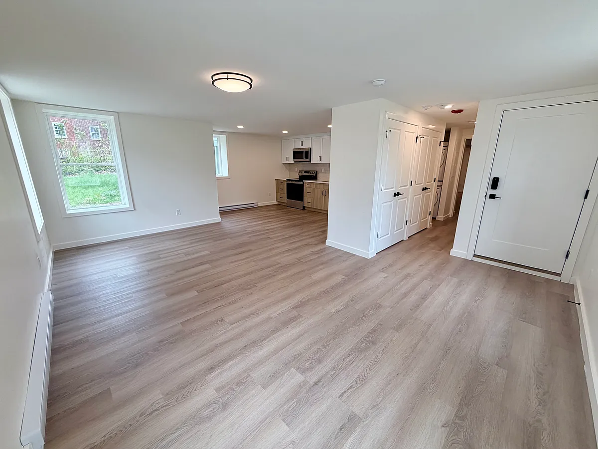 Building Photo - 46 N Hamilton St #1