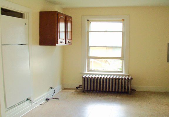 2nd image of 115 W Buffalo St APT 4