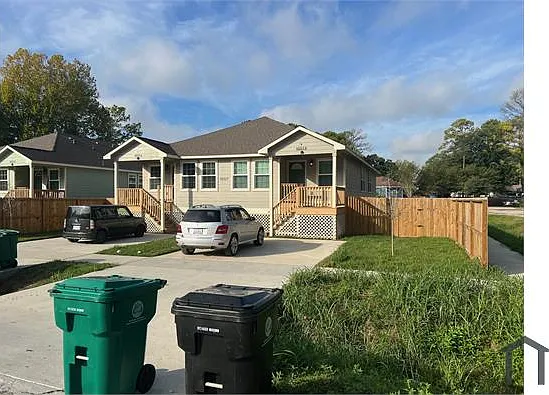 5901 Woodview Dr #5901 — Photo 1