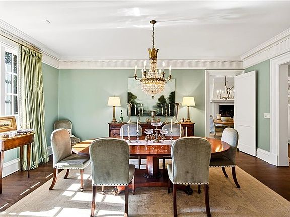 4th image of 575 Broadland Rd NW