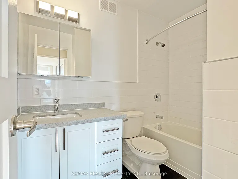 666 Spadina Ave #903 — Photo 6