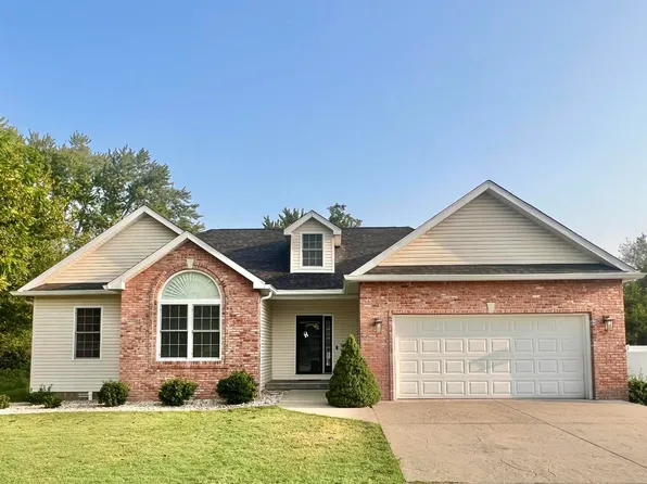1102 Noelle Ln, Carterville, IL 62918