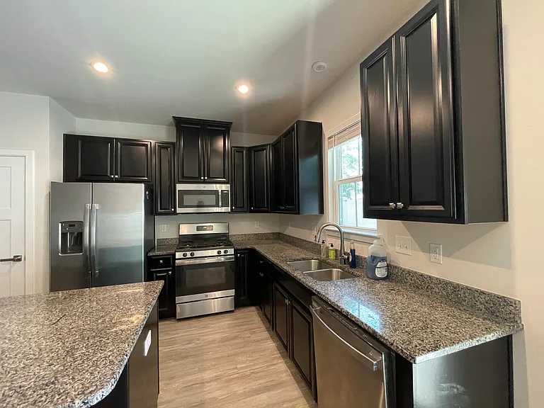 121 Grand Palm Ln — Photo 2
