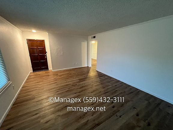 3rd image of 1246 W Dyer Ave