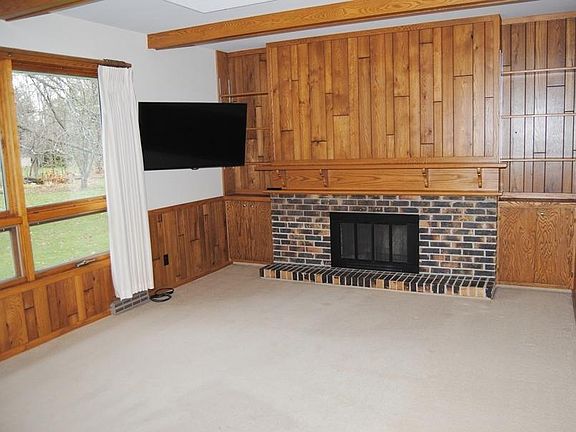 3rd image of 1222 Oakwood Ln