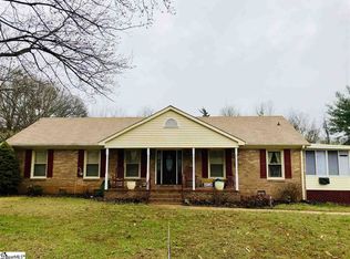 105 Meadowood Dr, Mauldin, SC 29662