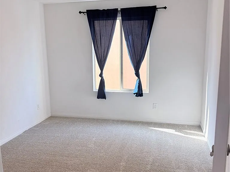 729 Sumac — Photo 12