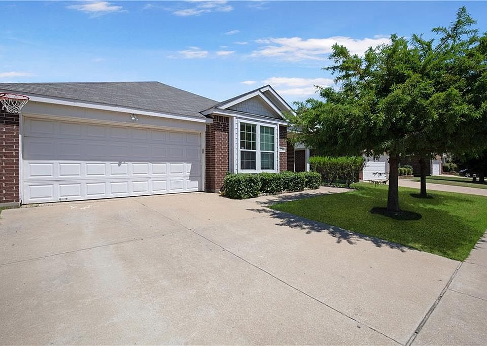 1st image of 2780 Sweetbriar Ln