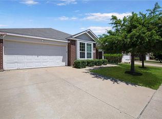 2780 Sweetbriar Ln, Grand Prairie, TX 75052