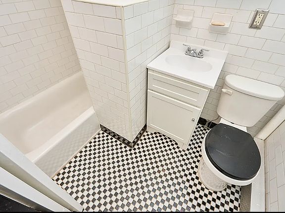 5th image of 156 8th Ave APT 1