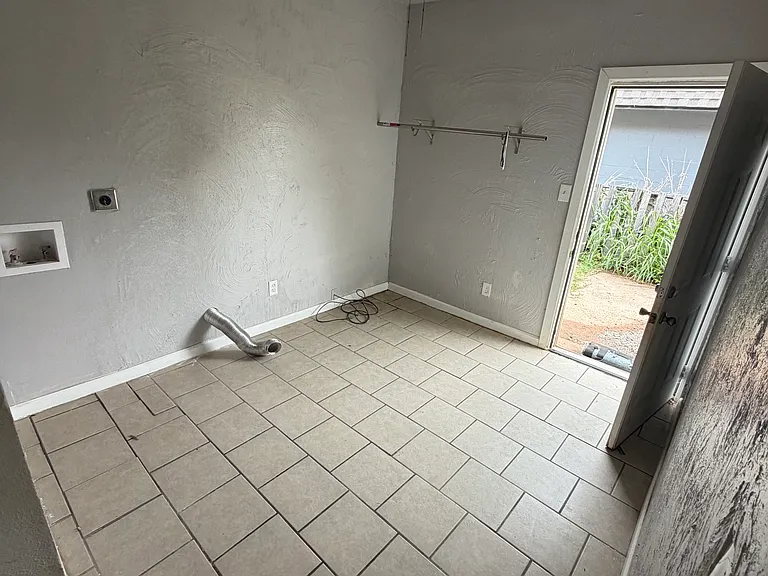 1514 Harrison St — Photo 6