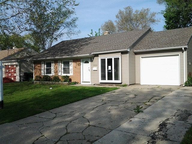 1st image of 15024 Huntington Ct
