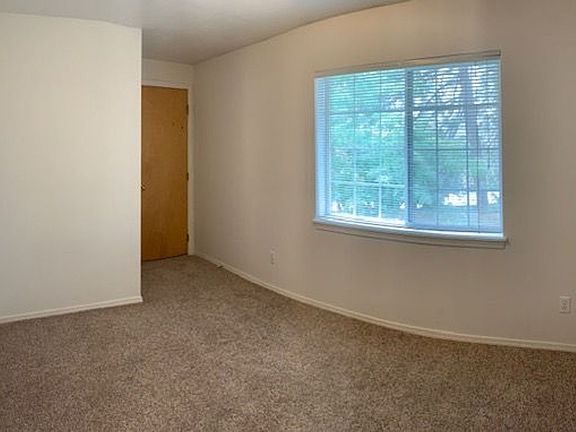 4th image of 5513 N Driscoll Blvd #5