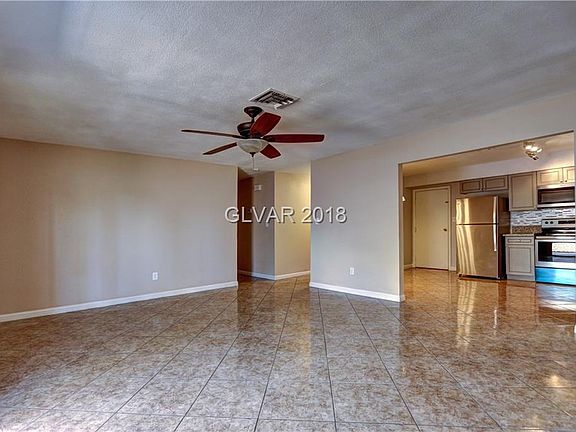 4th image of 3071 Liberty Cir N