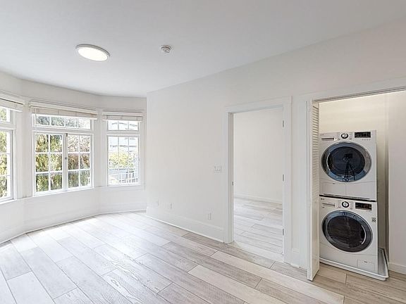 4th image of 940 Hayes St APT 7