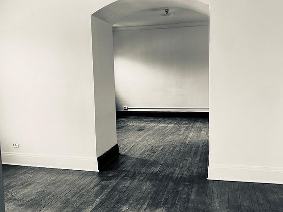 $800 Huge archway between dining and living