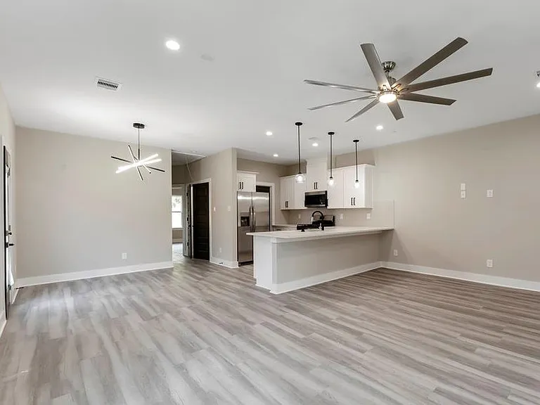 9514 Ashville Dr #B — Photo 3