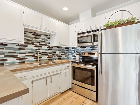 3rd image of 2400 Q St APT 309