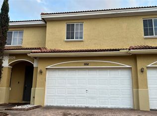 956 NW 206th Ter, Miami Gardens, FL 33169