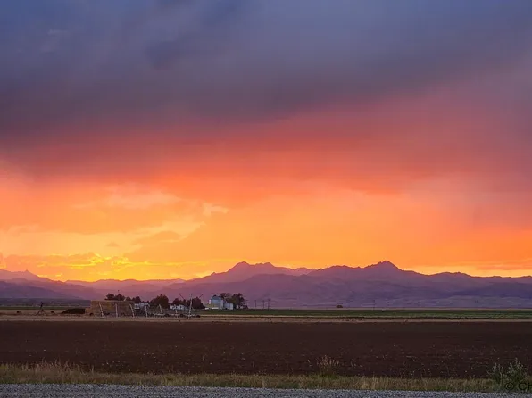 19 Bighorn Rd, Wheatland, WY 82201