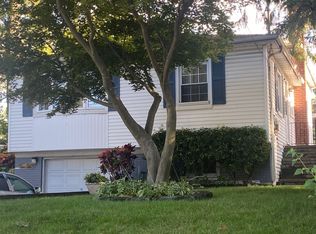 675 Peninsula Blvd, Woodmere, NY 11598