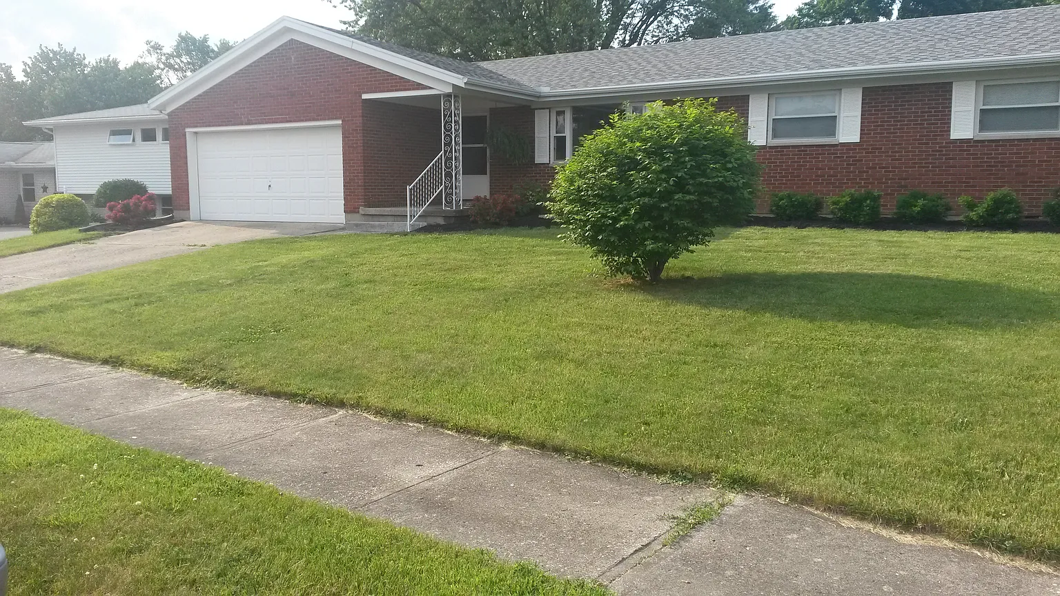 544 Latimer Dr photo 1