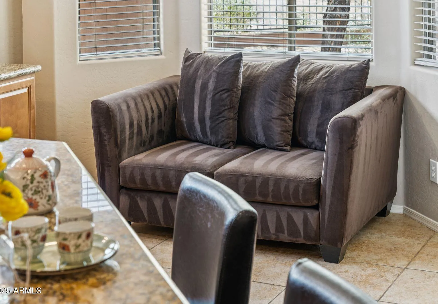 4 bed, 2.0 bath, 2112 sqft, $2,700 — Photo 4