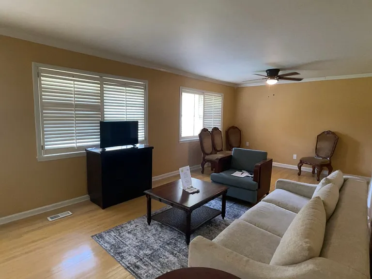 301 Warren Rd — Photo 5