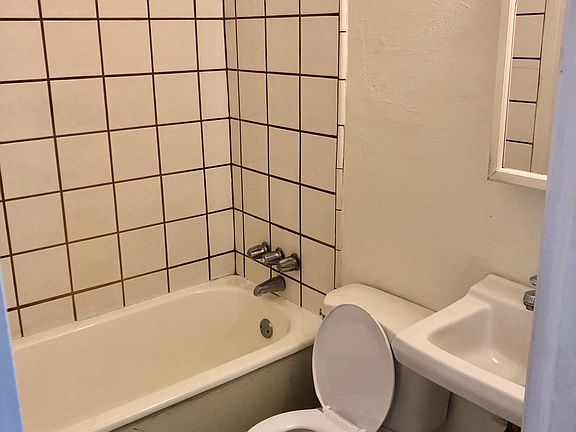 3rd image of 1116 Sartori Ave APT 104