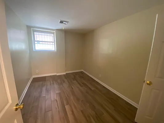 Rented by Premier Metro Realty Corp | media 9