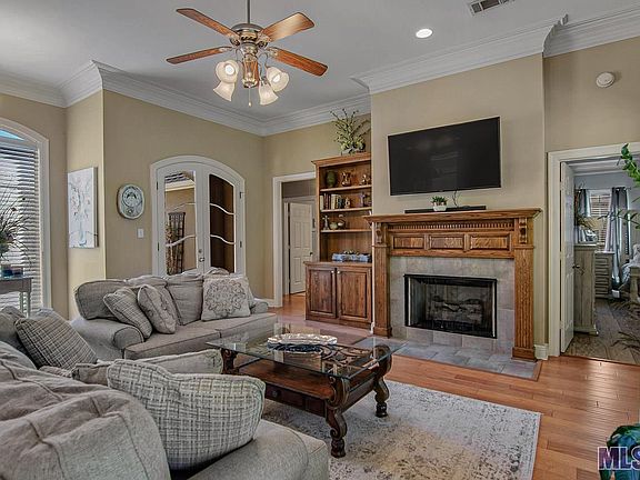 4th image of 4832 Woodstock Way Dr