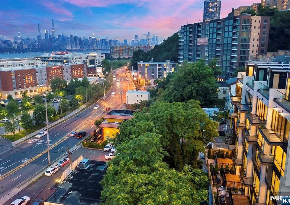 1st image of 8822 Churchill Rd