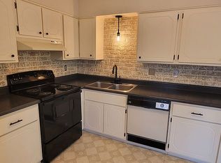2562 Grayland Walk, Saint Louis, MO