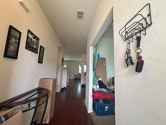 3rd image of 438 Gianna Ln