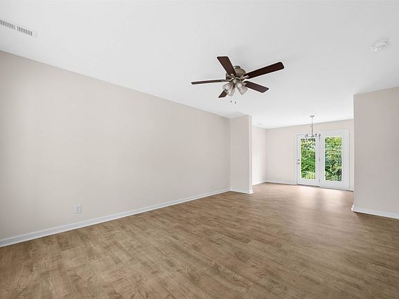 4th image of 1206 Cottonwood Dr