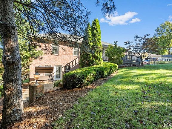 5th image of 2085 Derbyshire Ln