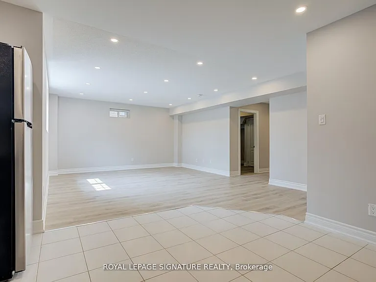 16 Dancing Waters Rd #BASEMENT — Photo 17